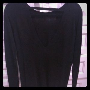 Lulu open v back sweater